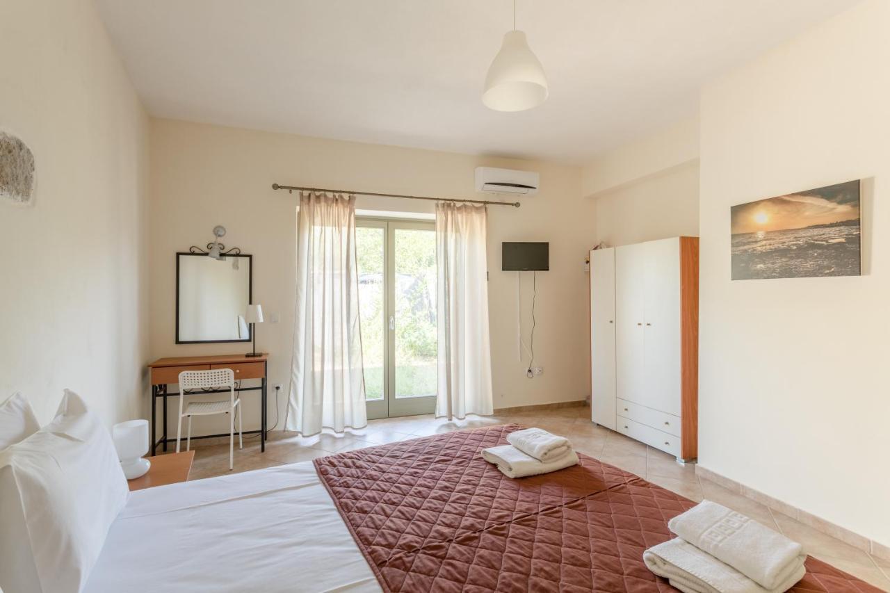 Orion Residence Mani อายิโอสนิโกลาโอส ภายนอก รูปภาพ